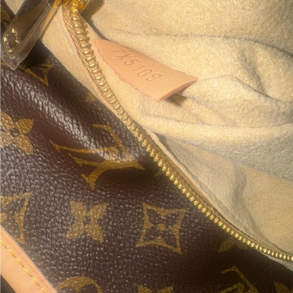 Louis Vuitton Brown Monogram Canvas Shoulder Bag - Picture 9 of 9